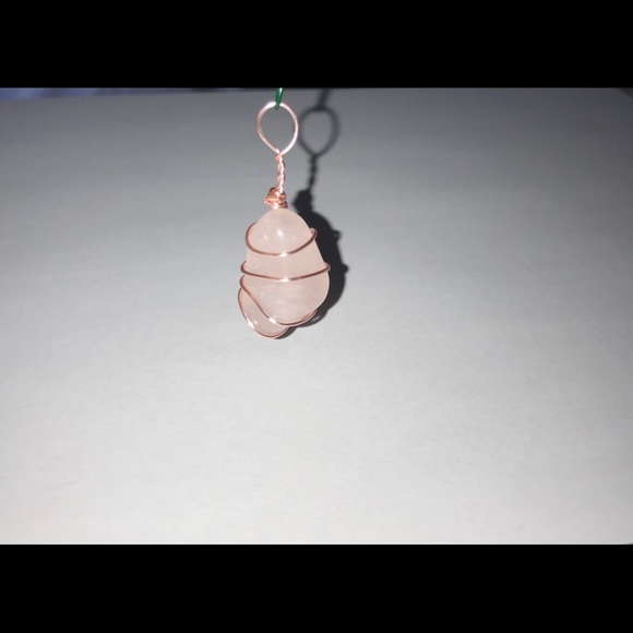 Rose Quarts Charm - Picture 3 of 3